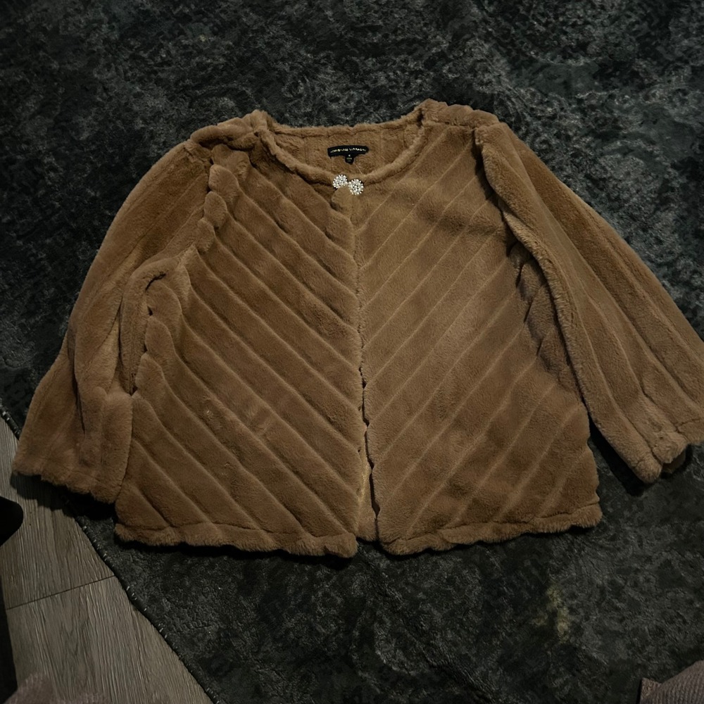 NWT Faux Fur Shrug Jacket Camel Pearl Clasp Prom Formal Wrap Jacket XL Dressy